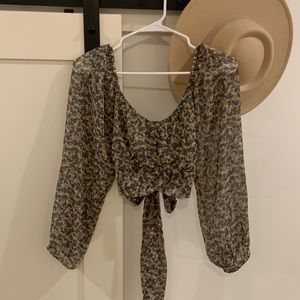 Flowered Cropped Long Sleeve Blouse